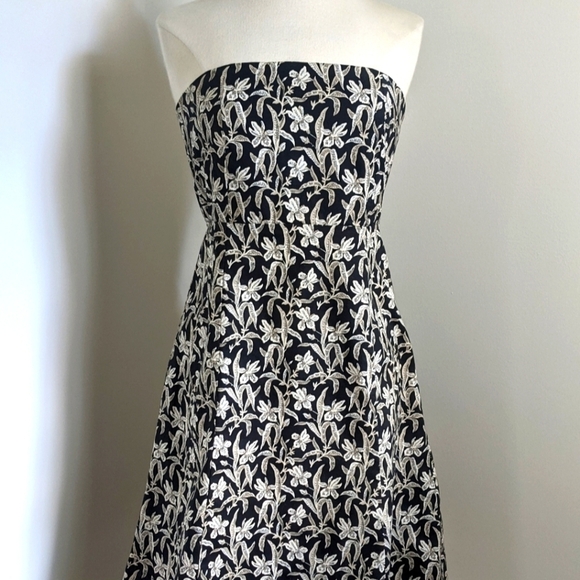 GAP Stretch Cotton Strapless Black Floral Dress - Picture 2 of 13